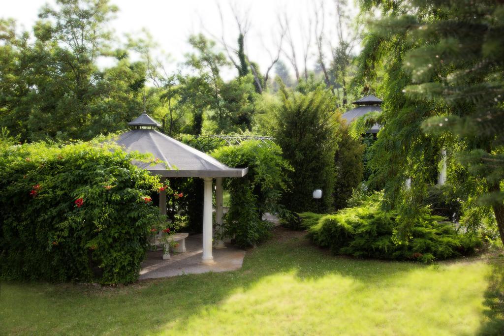 Hotel Villa Leri Monte Colombo Eksteriør billede