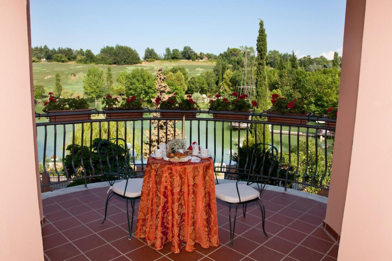 Hotel Villa Leri Monte Colombo Eksteriør billede