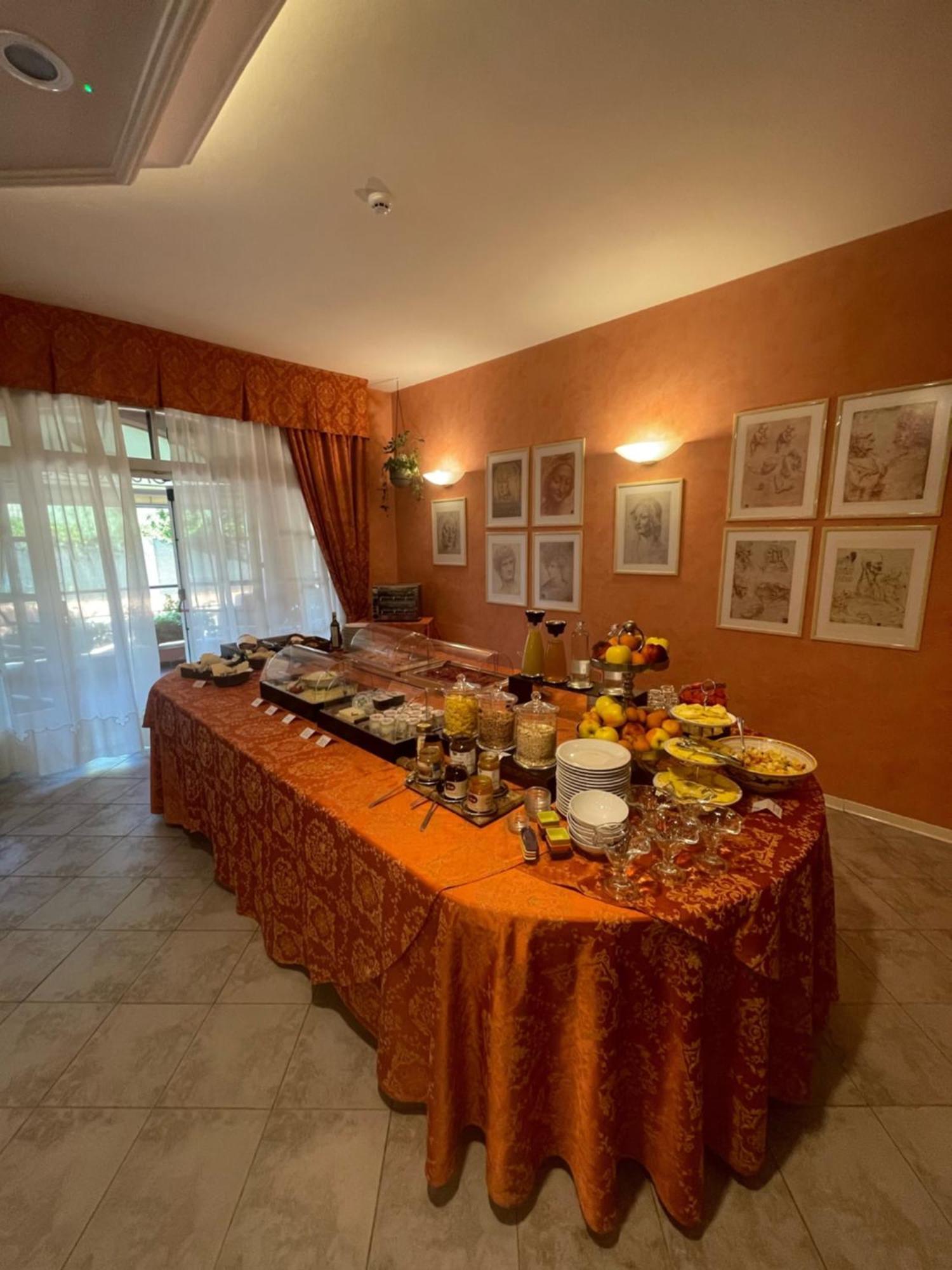 Hotel Villa Leri Monte Colombo Eksteriør billede