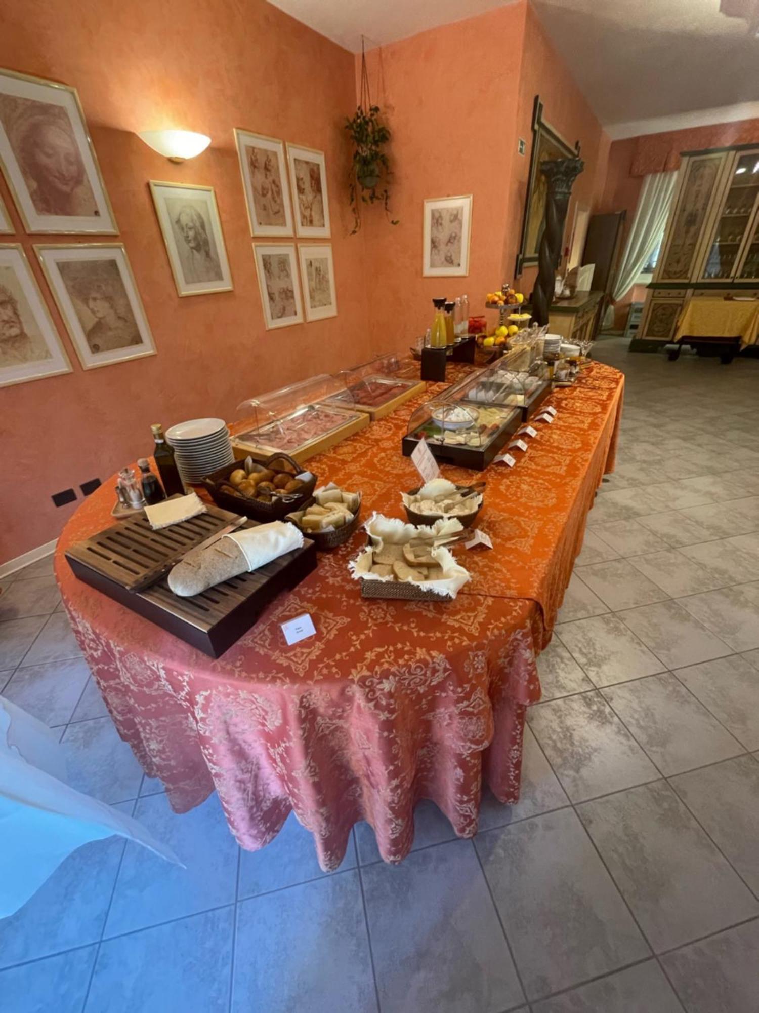 Hotel Villa Leri Monte Colombo Eksteriør billede