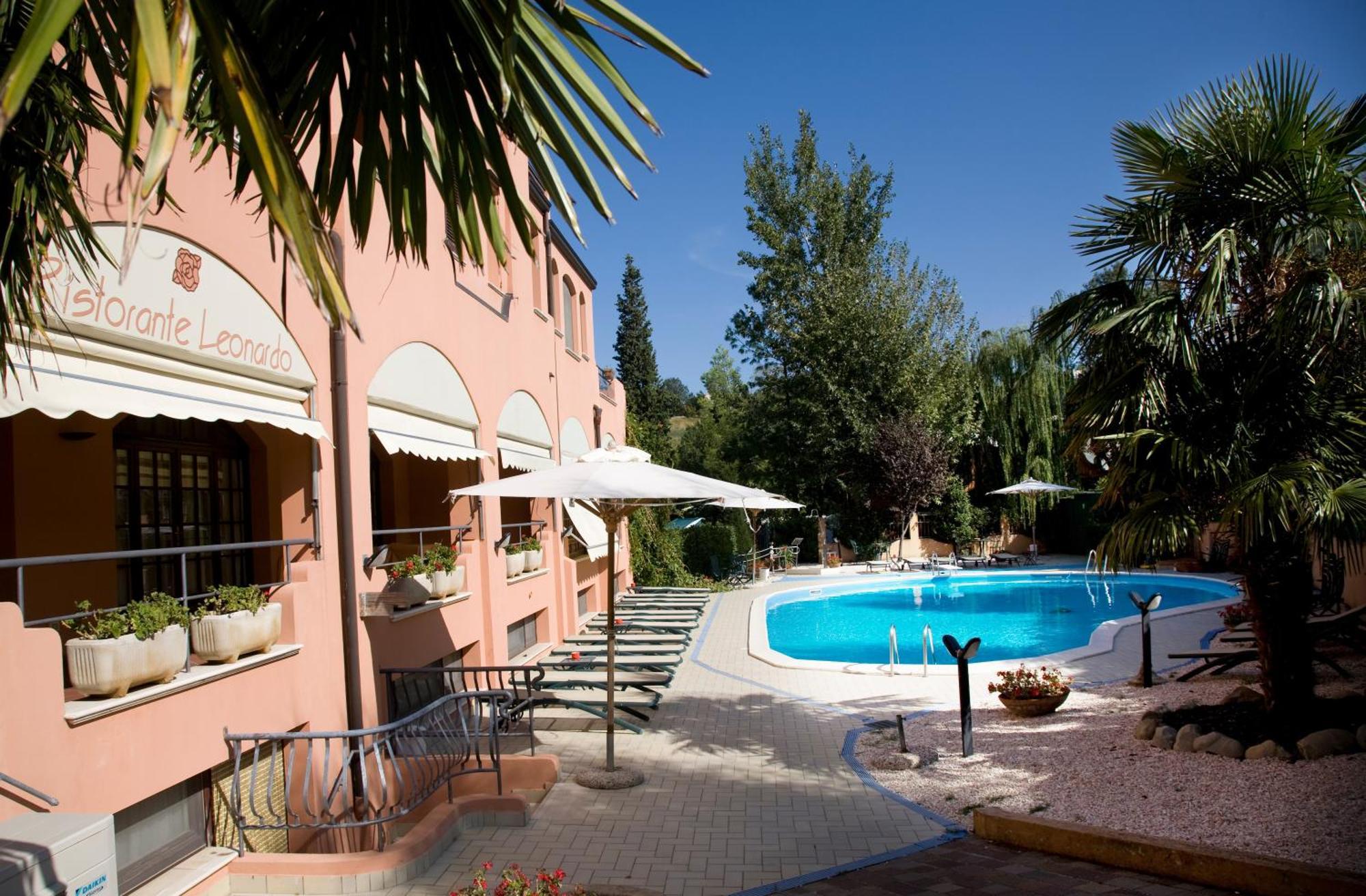 Hotel Villa Leri Monte Colombo Eksteriør billede